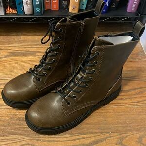 Women’s boots